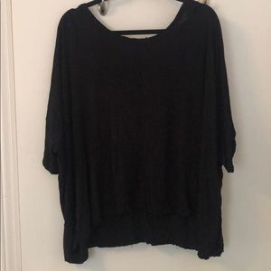 Loose black short sleeve shirt